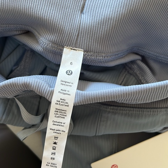 NWT Lululemon dance studio MR crop - Picture 11 of 12